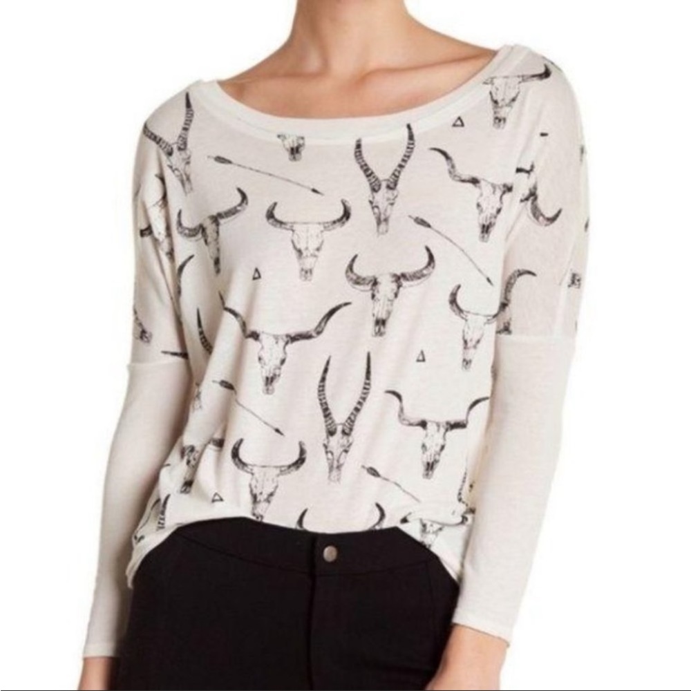 Chaser Women's Light Weight Cow Skull Print Long Sleeve Tee